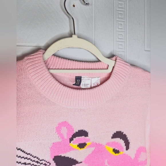 Divided by H&M Pink Panther Pink Cropped Crew Neck Long Sleeve Sweater M - Picture 3 of 10